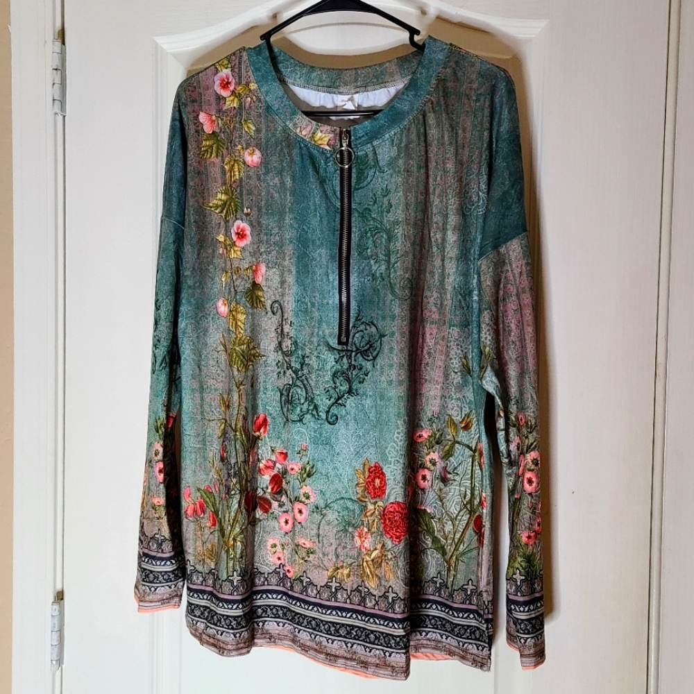 Womans multi colored flowered grayish blue background blouse size 1X